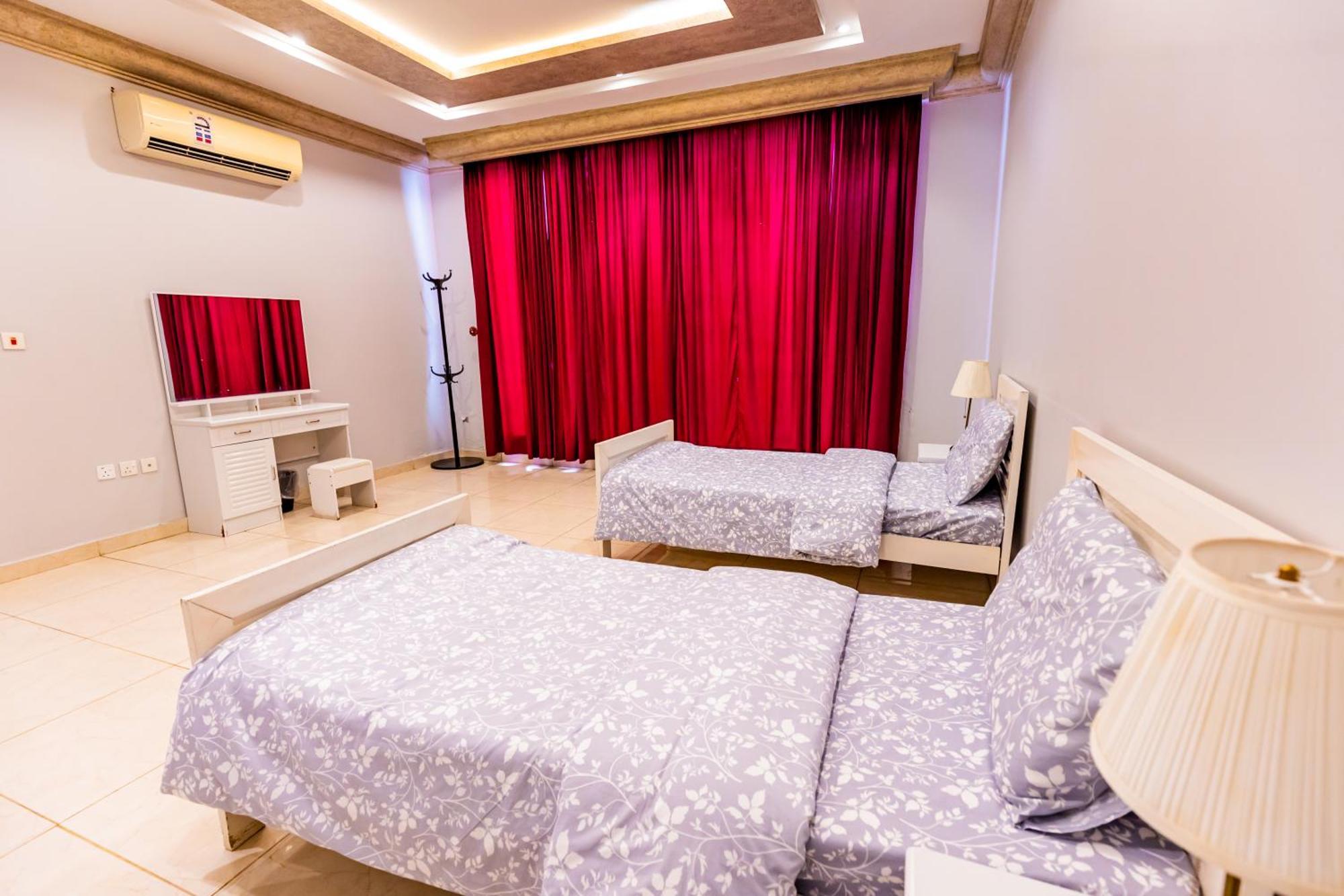 شاليهات الكوخ السويسري وأكوابارك Villa Ash Shishah Bagian luar foto